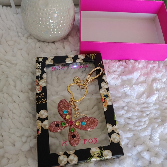 Betset Johnson - Picture 2 of 6